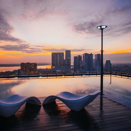 Hotel Serviced Apartments Top One Infinity Pool With View Of 360 Degree Phnom Penh Exterior foto
