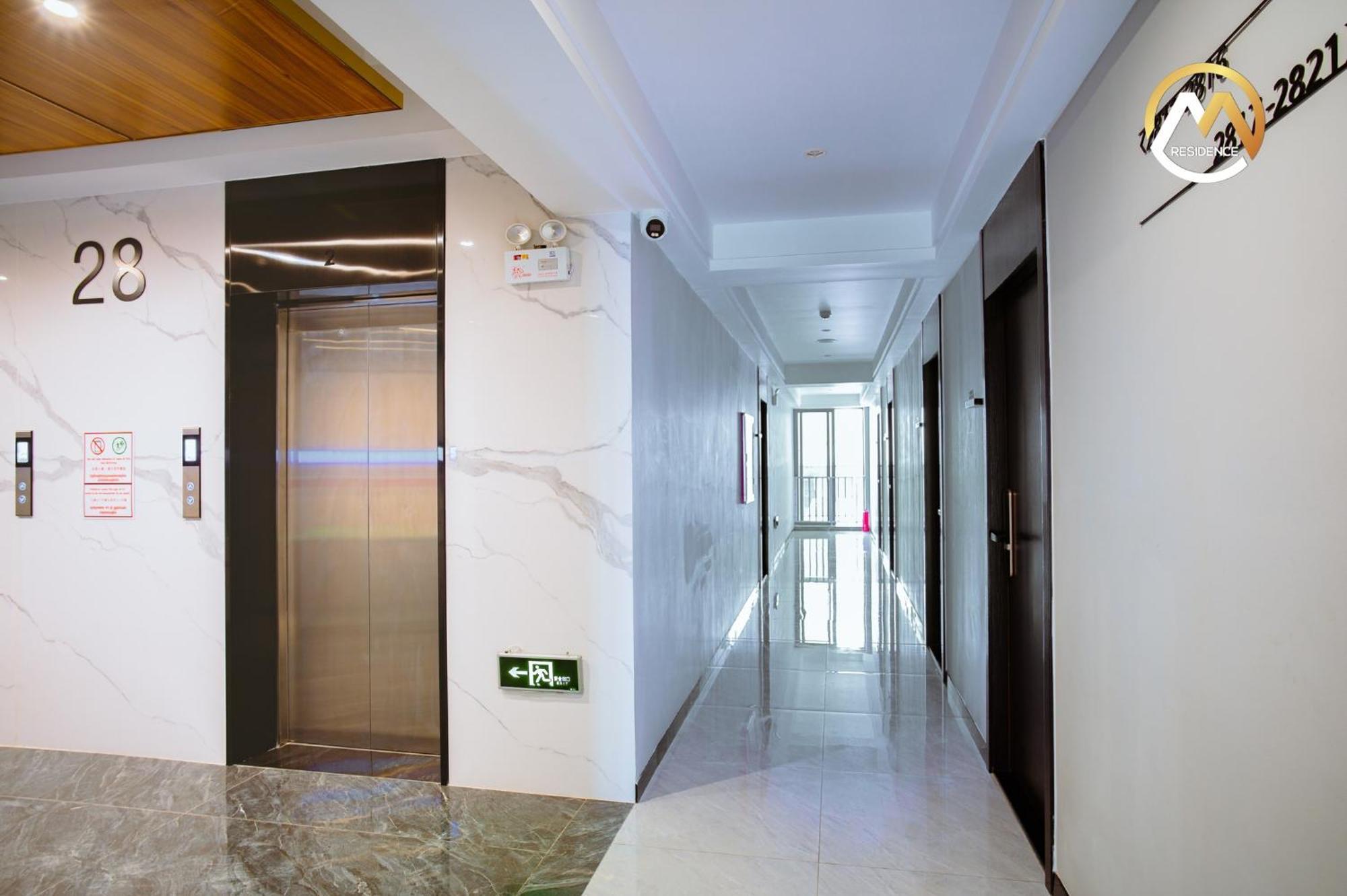 Hotel Serviced Apartments Top One Infinity Pool With View Of 360 Degree Phnom Penh Exterior foto